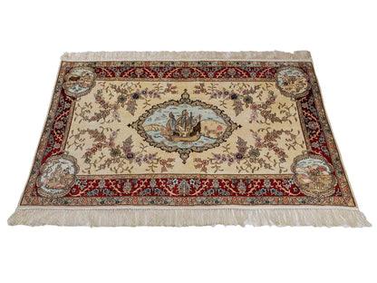 Sehr feiner, handgeknüpfter, chinesischer Orientteppich mit Ghom Design aus Kunstseide, creme, weiß, rot. 153x95 cm. Verkauf durch Jupiter Intl.