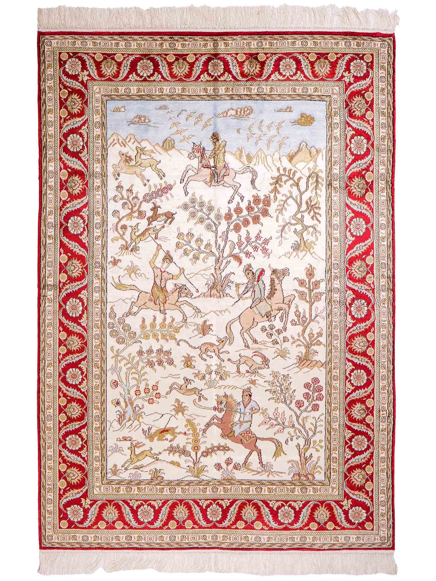 Feiner, handgeknüpfter Art Ghom aus Kunstseide. Ursprung China. Größe: 176 x 124 cm. Hauptfarben: Weiß, Creme, Rot. Vertrieb durch JUPITER Intl.