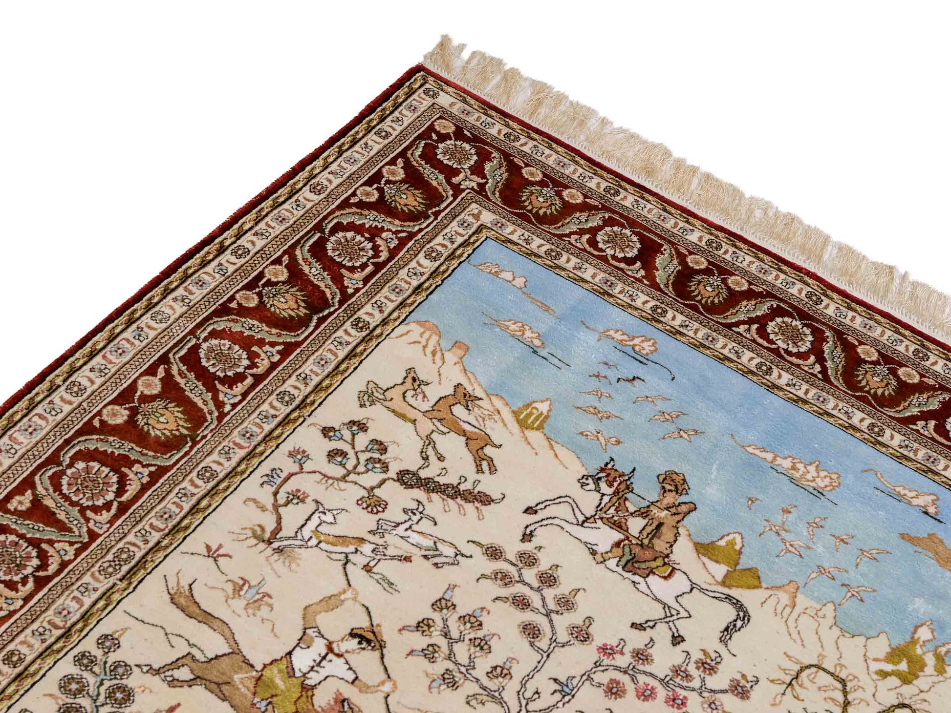 Feiner, handgeknüpfter, chinesischer Orientteppich mit Ghom Design aus Kunstseide, creme, rot, blau. 178x123 cm. Verkauf durch Jupiter Intl.