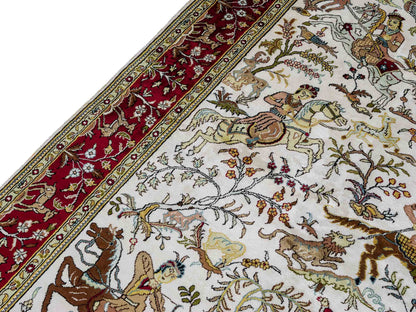 Feiner, handgeknüpfter, chinesischer Orientteppich mit Ghom Design aus Kunstseide, weiß, rot, creme. 180x123 cm. Verkauf durch Jupiter Intl.