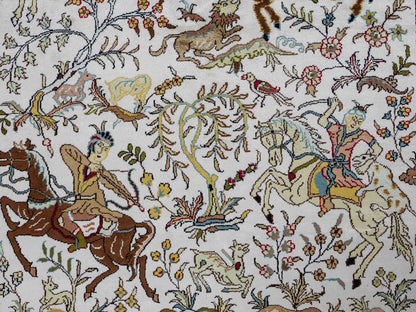 Feiner, handgeknüpfter, chinesischer Orientteppich mit Ghom Design aus Kunstseide, weiß, rot, creme. 180x123 cm. Verkauf durch Jupiter Intl.