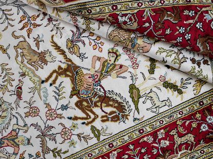 Feiner, handgeknüpfter, chinesischer Orientteppich mit Ghom Design aus Kunstseide, weiß, rot, creme. 180x123 cm. Verkauf durch Jupiter Intl.