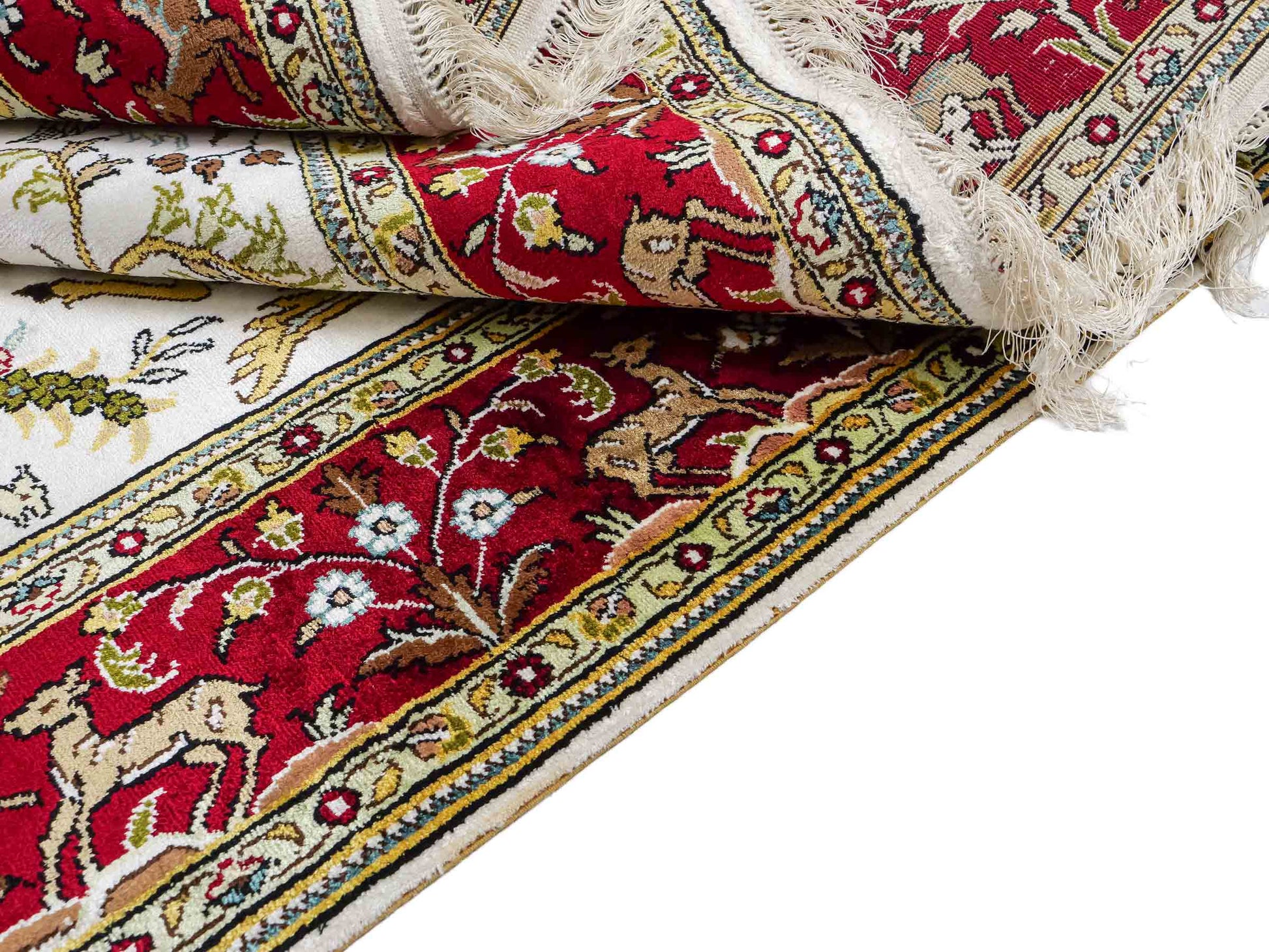 Feiner, handgeknüpfter, chinesischer Orientteppich mit Ghom Design aus Kunstseide, weiß, rot, creme. 180x123 cm. Verkauf durch Jupiter Intl.
