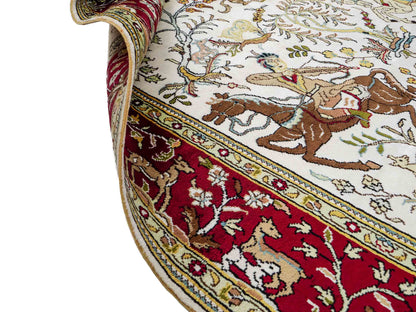 Feiner, handgeknüpfter, chinesischer Orientteppich mit Ghom Design aus Kunstseide, weiß, rot, creme. 180x123 cm. Verkauf durch Jupiter Intl.