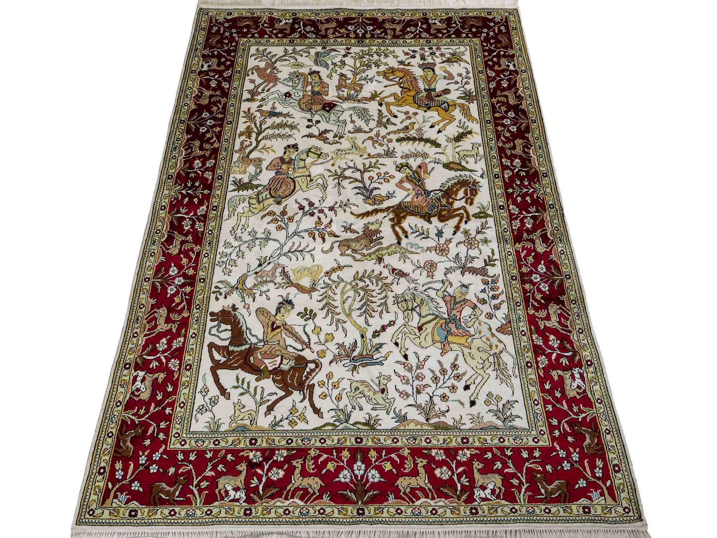 Feiner, handgeknüpfter, chinesischer Orientteppich mit Ghom Design aus Kunstseide, weiß, rot, creme. 180x123 cm. Verkauf durch Jupiter Intl.