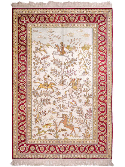 Feiner, handgeknüpfter Art Ghom aus Kunstseide. Ursprung China. Größe: 180 x 124 cm. Hauptfarben: Weiß, Creme, Rot. Vertrieb durch JUPITER Intl.