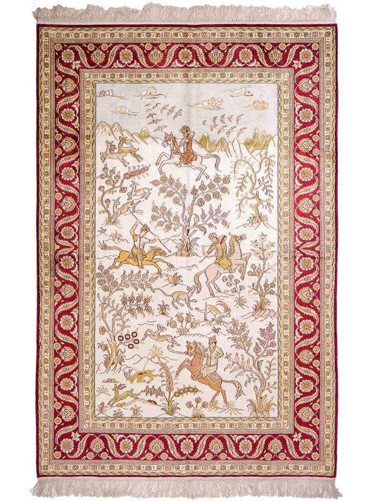 Feiner, handgeknüpfter Art Ghom aus Kunstseide. Ursprung China. Größe: 180 x 124 cm. Hauptfarben: Weiß, Creme, Rot. Vertrieb durch JUPITER Intl.