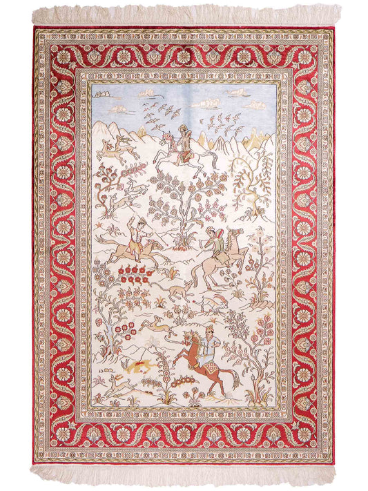 Feiner, handgeknüpfter Art Ghom aus Kunstseide. Ursprung China. Größe: 181 x 125 cm. Hauptfarben: Weiß, Creme, Rot. Vertrieb durch JUPITER Intl.