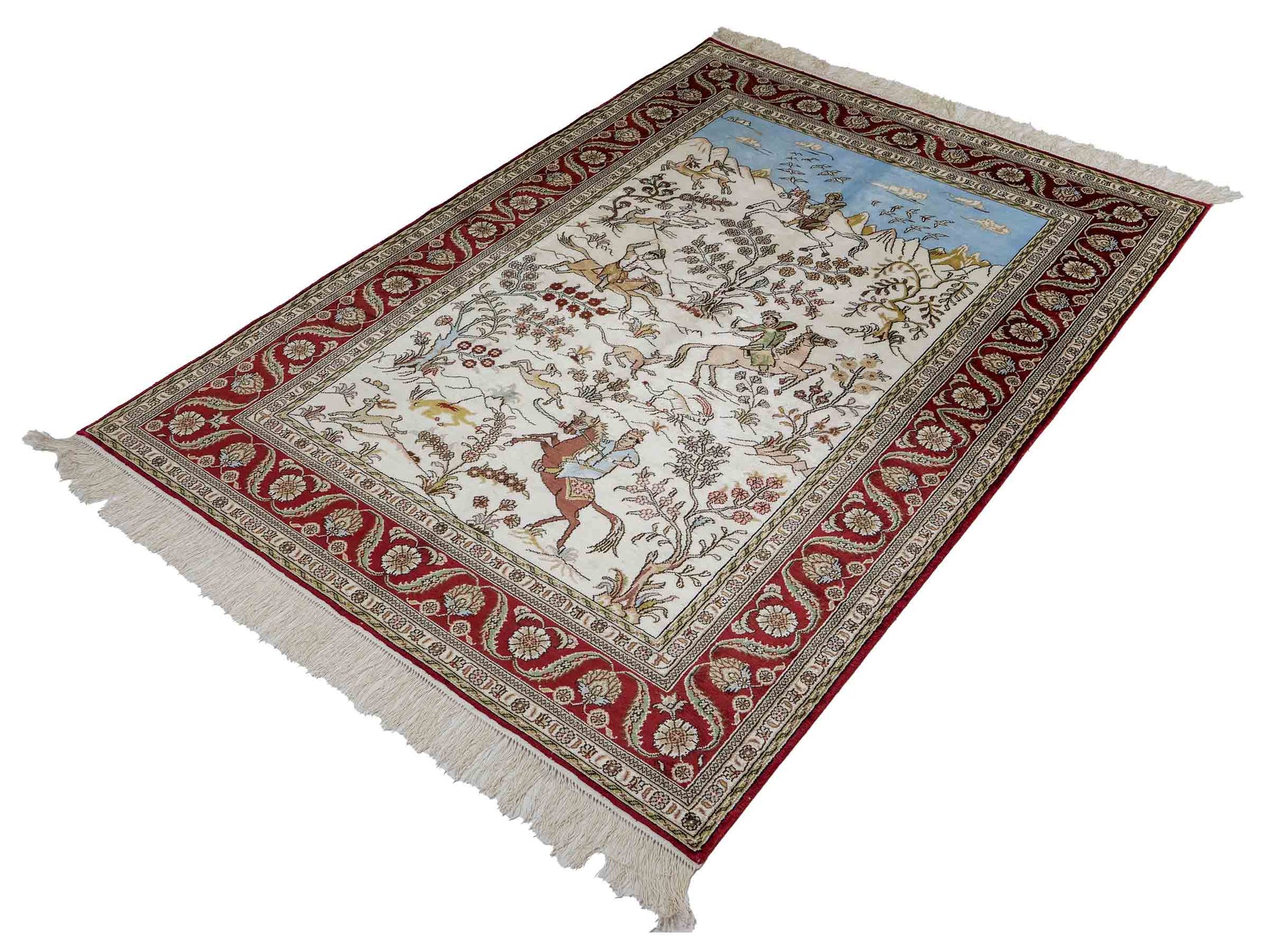 Feiner, handgeknüpfter Art Ghom aus Kunstseide. Ursprung China. Größe: 181 x 125 cm. Hauptfarben: Weiß, Creme, Rot. Vertrieb durch JUPITER Intl.