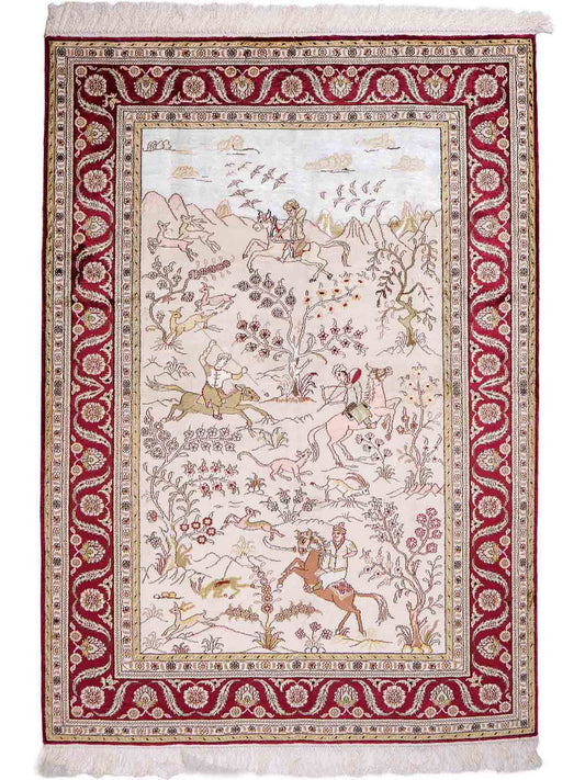 Feiner, handgeknüpfter, chinesischer Orientteppich mit Ghom Design aus Kunstseide, creme, rot, blau. 183x125 cm. Verkauf durch Jupiter Intl.