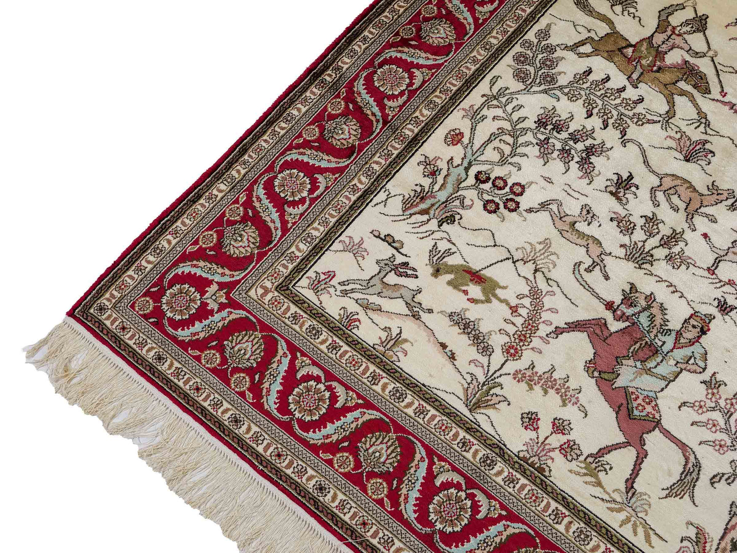 Feiner, handgeknüpfter, chinesischer Orientteppich mit Ghom Design aus Kunstseide, creme, weiß, rot, blau. 183x125 cm. Verkauf durch Jupiter Intl.