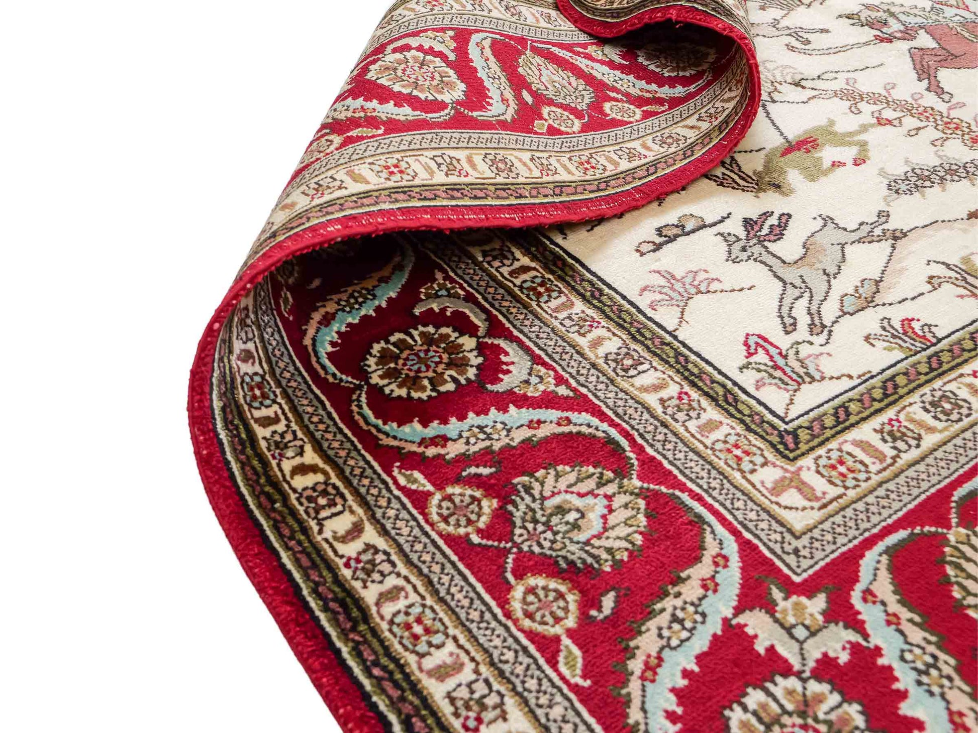 Feiner, handgeknüpfter, chinesischer Orientteppich mit Ghom Design aus Kunstseide, creme, weiß, rot, blau. 183x125 cm. Verkauf durch Jupiter Intl.