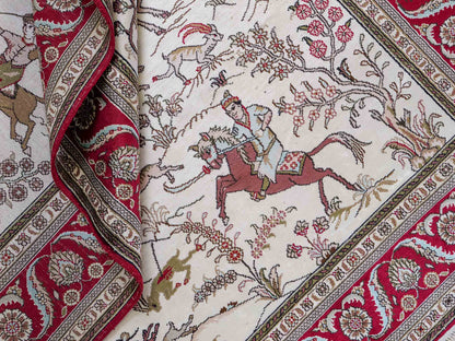 Feiner, handgeknüpfter, chinesischer Orientteppich mit Ghom Design aus Kunstseide, creme, weiß, rot, blau. 183x125 cm. Verkauf durch Jupiter Intl.