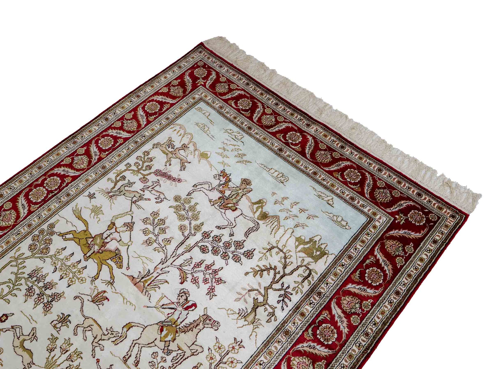 Feiner, handgeknüpfter Art Ghom aus Kunstseide. Ursprung China. Größe: 183 x 126 cm. Hauptfarben: Weiß, Creme, Rot. Vertrieb durch JUPITER Intl.