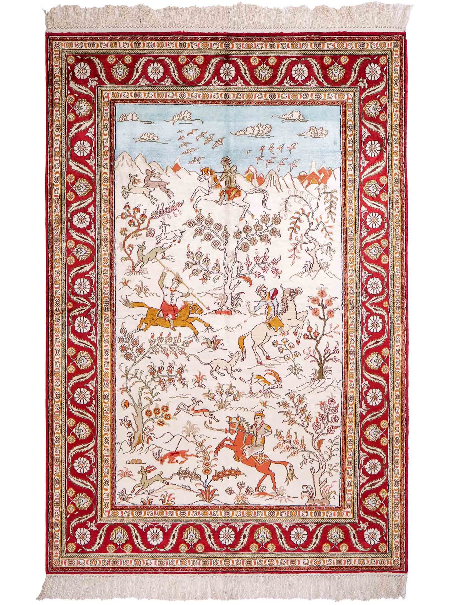 Feiner, handgeknüpfter Art Ghom aus Kunstseide. Ursprung China. Größe: 184 x 120 cm. Hauptfarben: Weiß, Creme, Rot. Vertrieb durch JUPITER Intl.