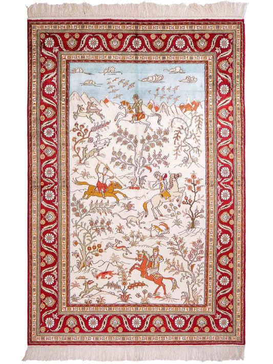 Feiner, handgeknüpfter Art Ghom aus Kunstseide. Ursprung China. Größe: 184 x 120 cm. Hauptfarben: Weiß, Creme, Rot. Vertrieb durch JUPITER Intl.