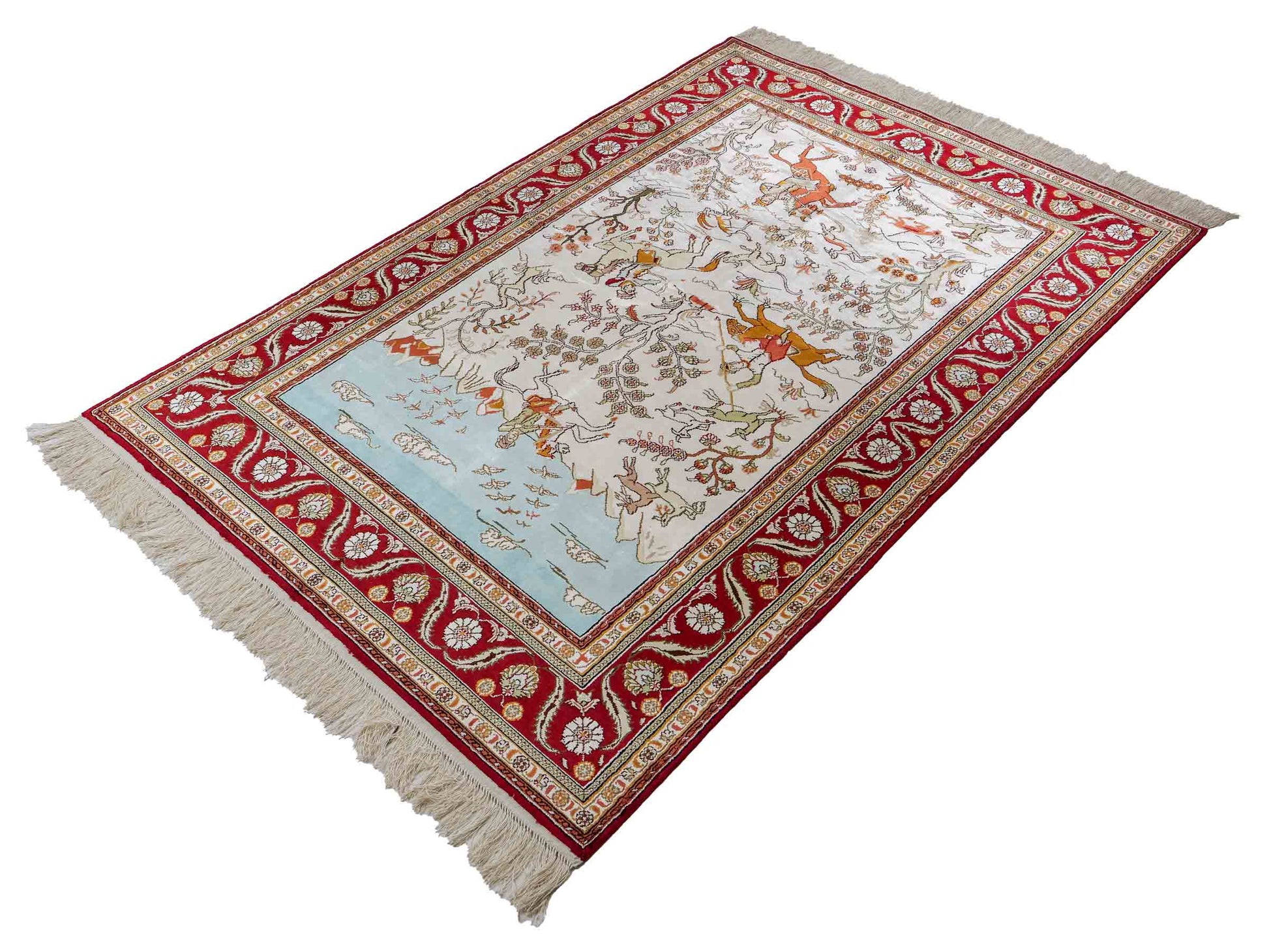 Feiner, handgeknüpfter Art Ghom aus Kunstseide. Ursprung China. Größe: 184 x 120 cm. Hauptfarben: Weiß, Creme, Rot. Vertrieb durch JUPITER Intl.