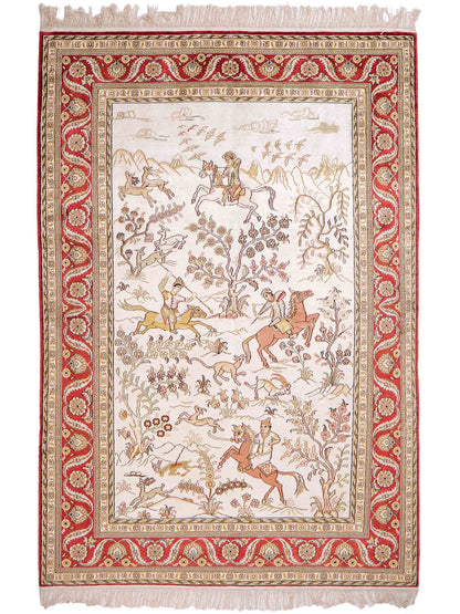 Feiner, handgeknüpfter Art Ghom aus Kunstseide. Ursprung China. Größe: 184 x 123 cm. Hauptfarben: Weiß, Creme, Rot. Vertrieb durch JUPITER Intl.