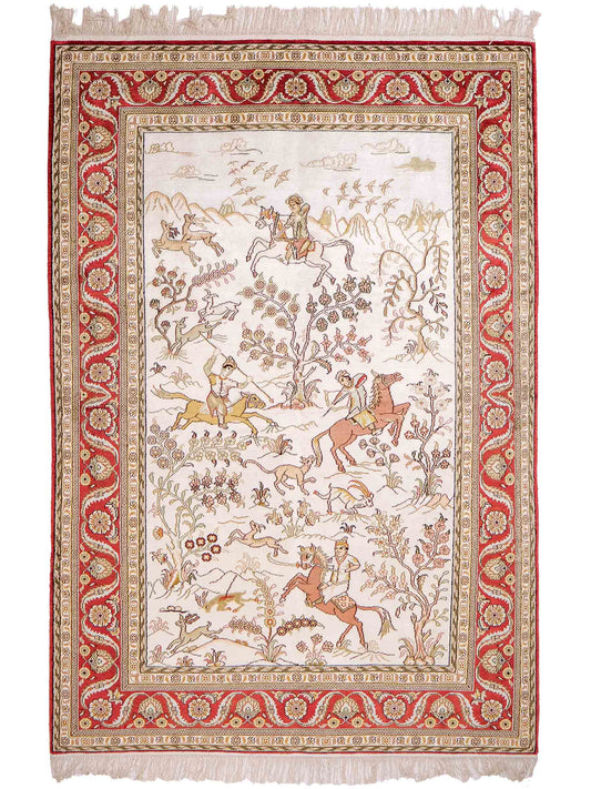 Feiner, handgeknüpfter Art Ghom aus Kunstseide. Ursprung China. Größe: 184 x 123 cm. Hauptfarben: Weiß, Creme, Rot. Vertrieb durch JUPITER Intl.