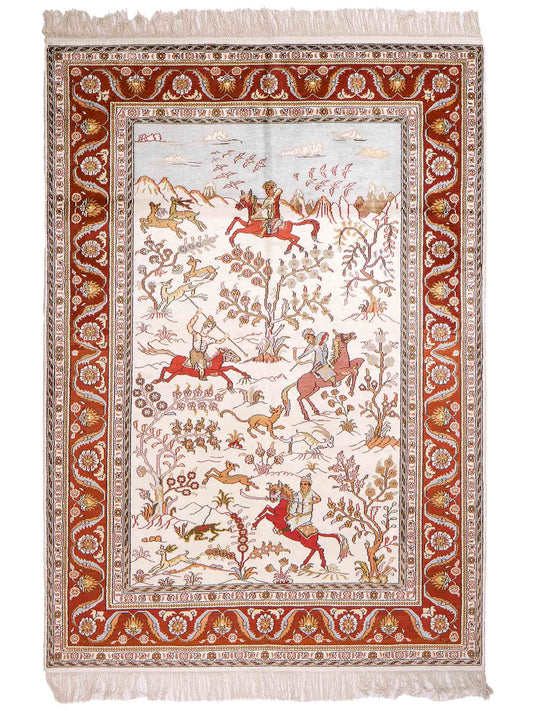 Feiner, handgeknüpfter Art Ghom aus Kunstseide. Ursprung China. Größe: 184 x 125 cm. Hauptfarben: Weiß, Creme, Rot. Vertrieb durch JUPITER Intl.