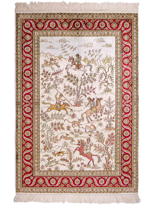 Feiner, handgeknüpfter Art Ghom aus Kunstseide. Ursprung China. Größe: 185 x 123 cm. Hauptfarben: Weiß, Creme, Rot. Vertrieb durch JUPITER Intl.