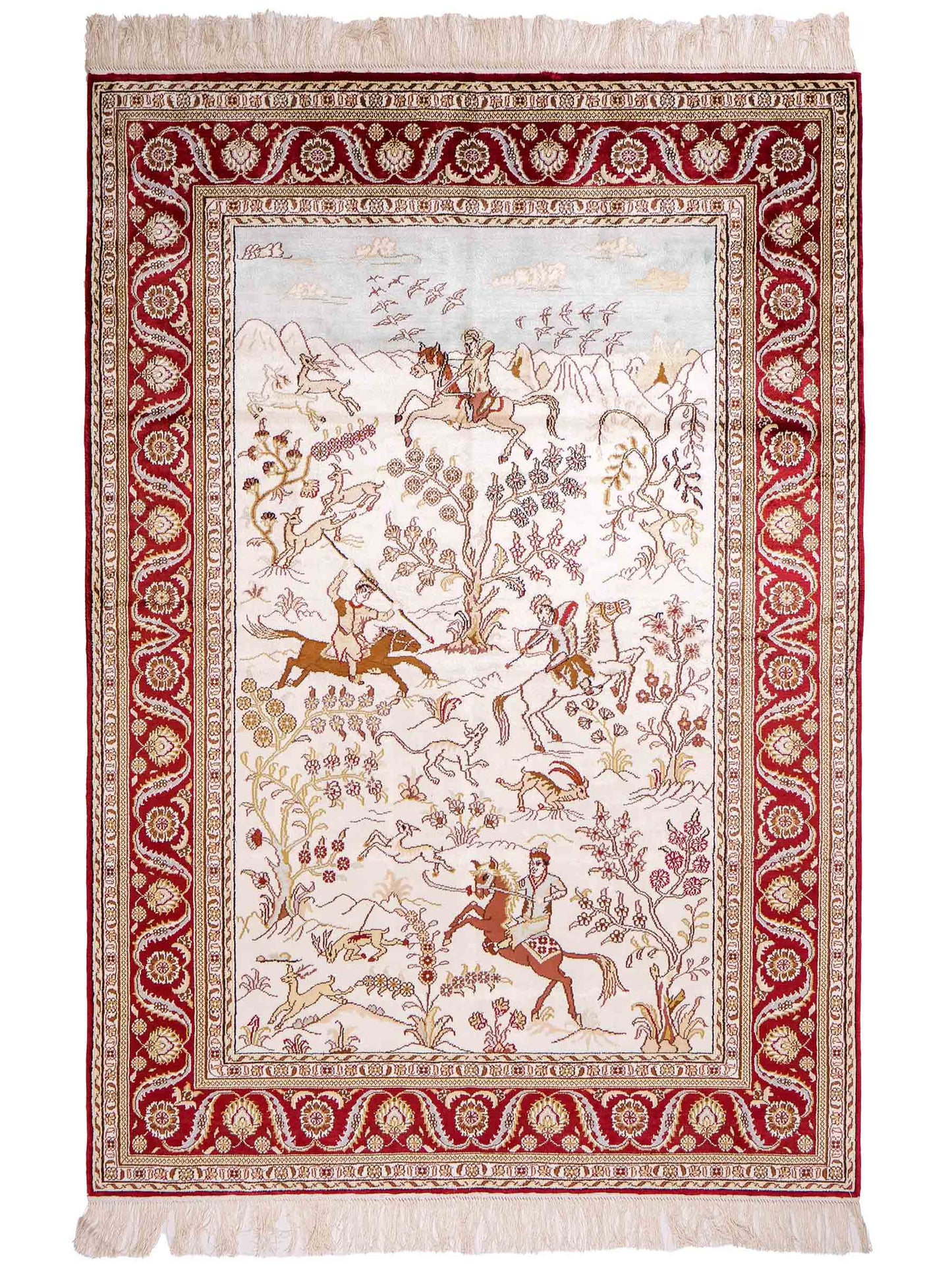 Feiner, handgeknüpfter Art Ghom aus Kunstseide. Ursprung China. Größe: 185 x 124 cm. Hauptfarben: Weiß, Creme, Rot. Vertrieb durch JUPITER Intl.