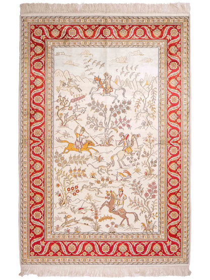 Feiner, handgeknüpfter Art Ghom aus Kunstseide. Ursprung China. Größe: 187 x 125 cm. Hauptfarben: Weiß, Creme, Rot. Vertrieb durch JUPITER Intl.