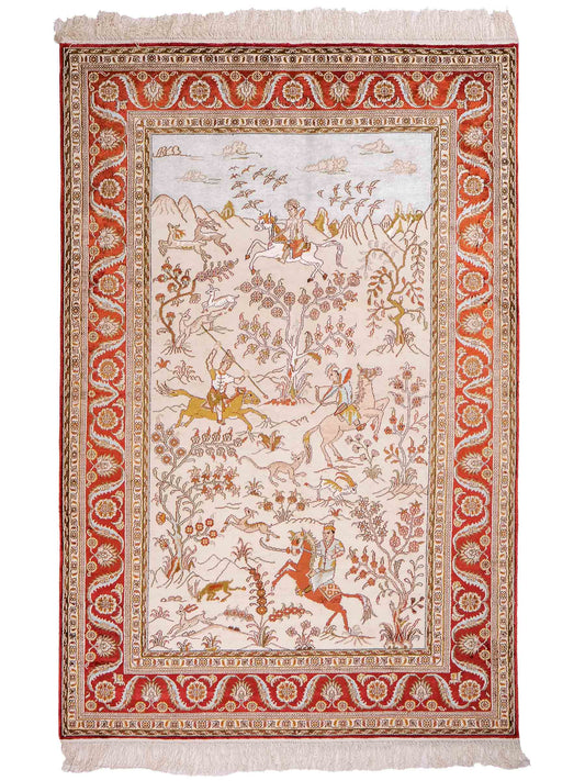 Feiner, handgeknüpfter Art Ghom aus Kunstseide. Ursprung China. Größe: 191 x 126 cm. Hauptfarben: Weiß, Creme, Rot. Vertrieb durch JUPITER Intl.