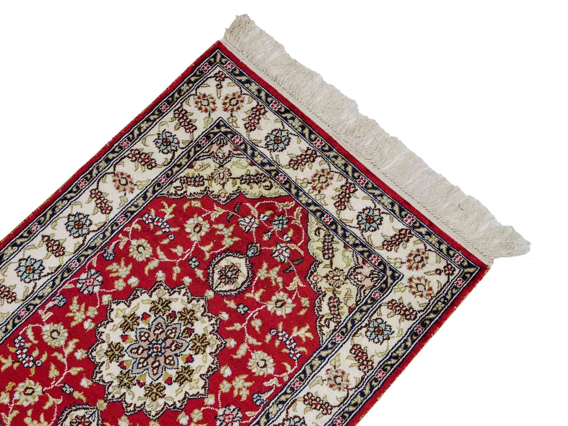 Sehr feiner, handgeknüpfter, chinesischer Orientteppich mit Ghom Design aus Kunstseide, rot, creme, weiß. 89x60 cm. Verkauf durch Jupiter Intl.