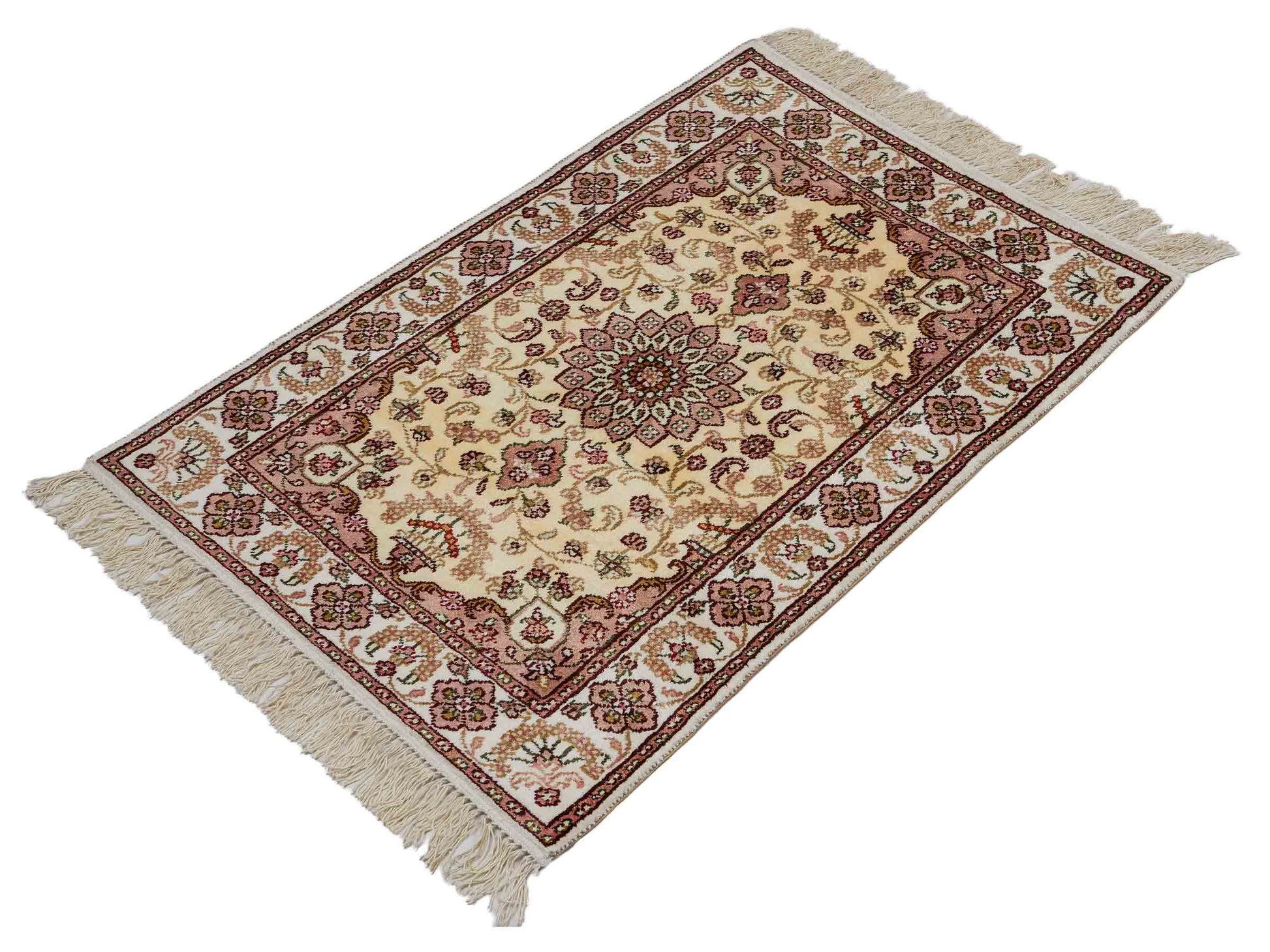 Feiner, handgeknüpfter, chinesischer Orientteppich mit Ghom Design aus Kunstseide, weiß, creme. 89x60 cm. Verkauf durch Jupiter Intl.