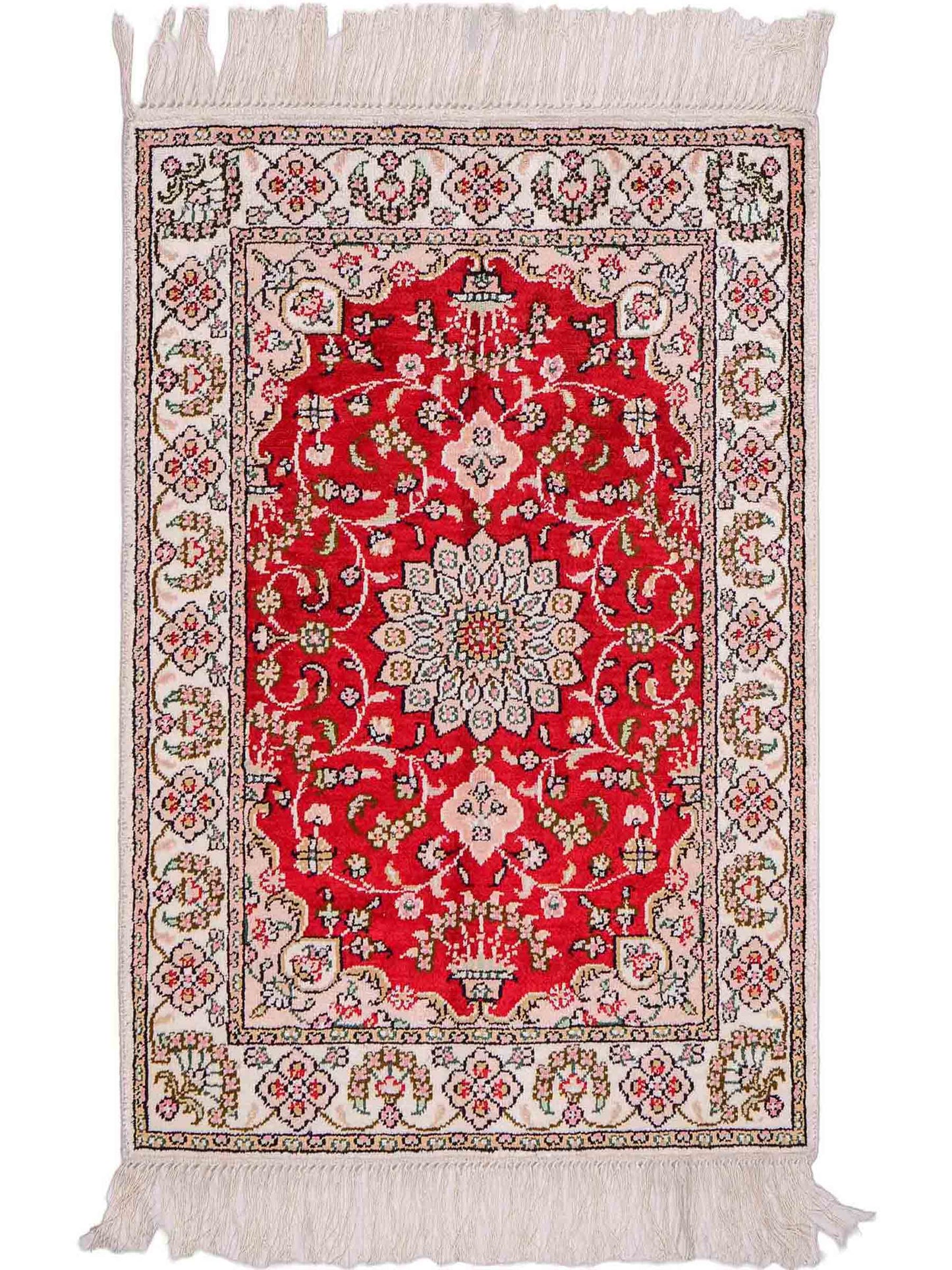 Feiner, handgeknüpfter, chinesischer Orientteppich mit Ghom Design aus Kunstseide, rot, creme, weiß. 89x62 cm. Verkauf durch Jupiter Intl.