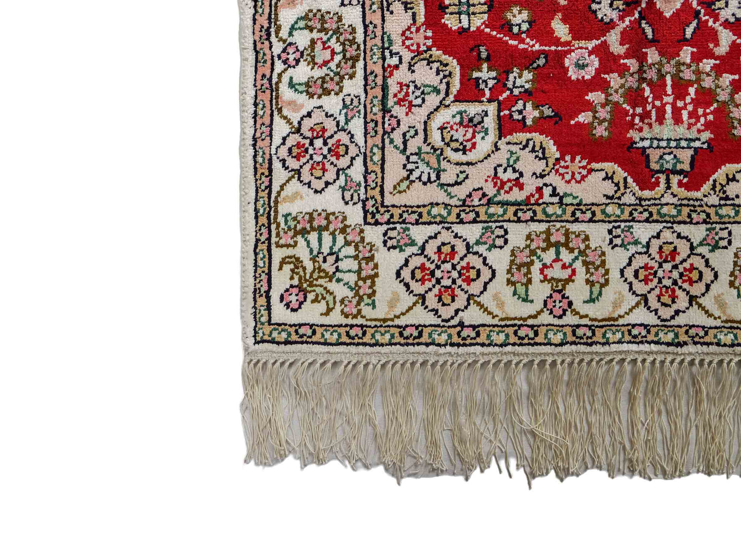 Feiner, handgeknüpfter, chinesischer Orientteppich mit Ghom Design aus Kunstseide, rot, creme, weiß. 89x62 cm. Verkauf durch Jupiter Intl.