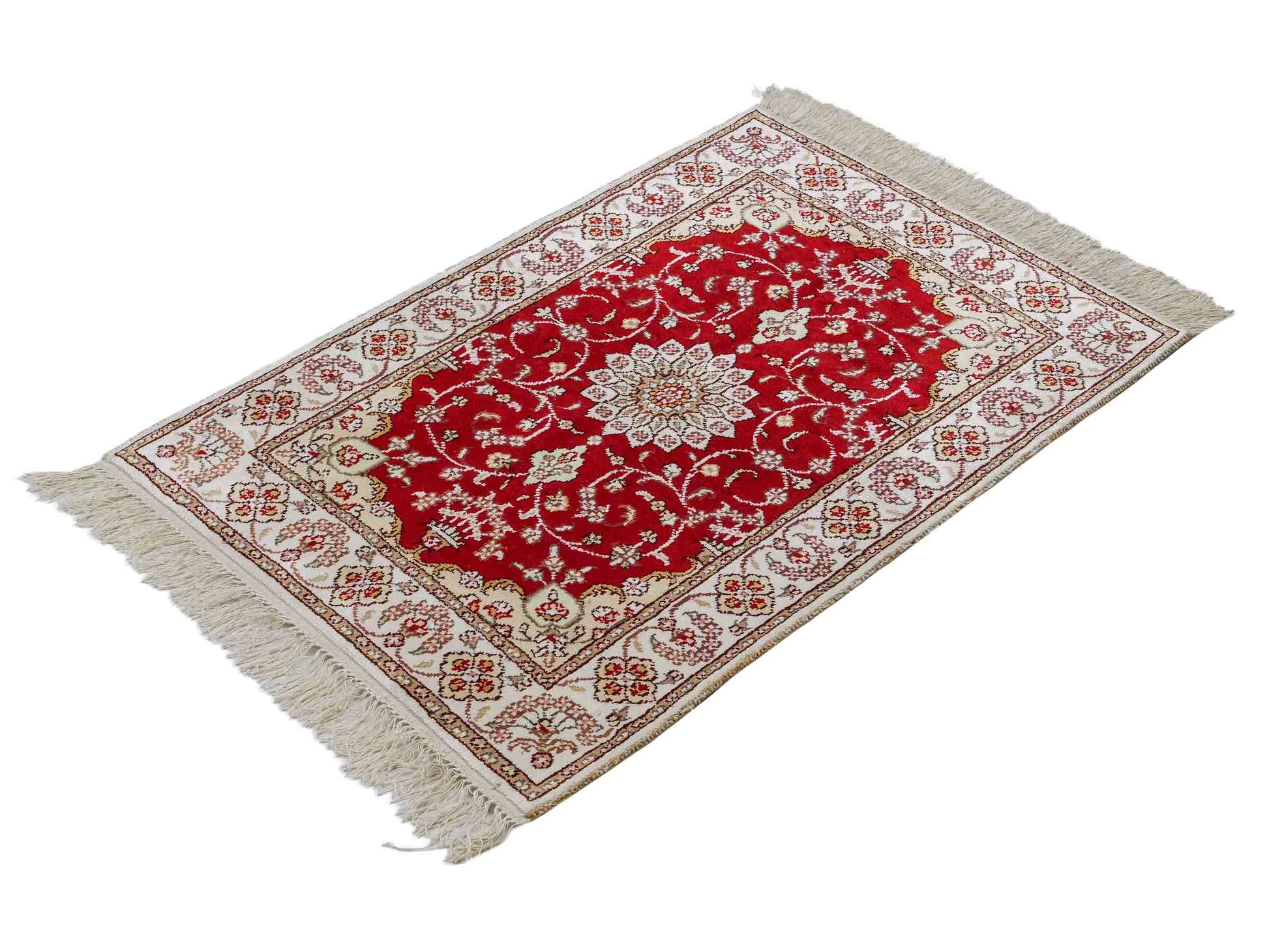 Feiner, handgeknüpfter, chinesischer Orientteppich mit Ghom Design aus Kunstseide, rot, weiß, creme. 89x62 cm. Verkauf durch Jupiter Intl.