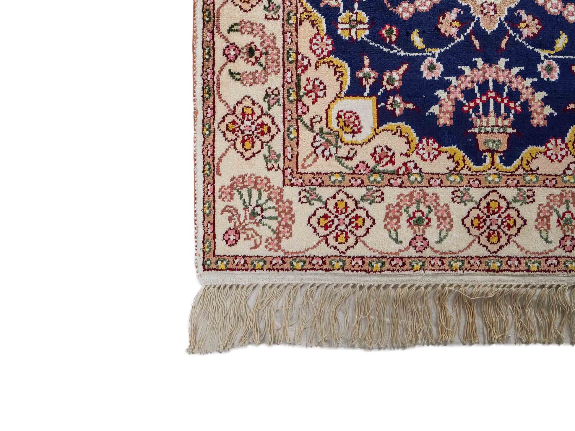 Feiner, handgeknüpfter, chinesischer Orientteppich mit Ghom Design aus Kunstseide, blau, weiß, creme. 91x61 cm. Verkauf durch Jupiter Intl.