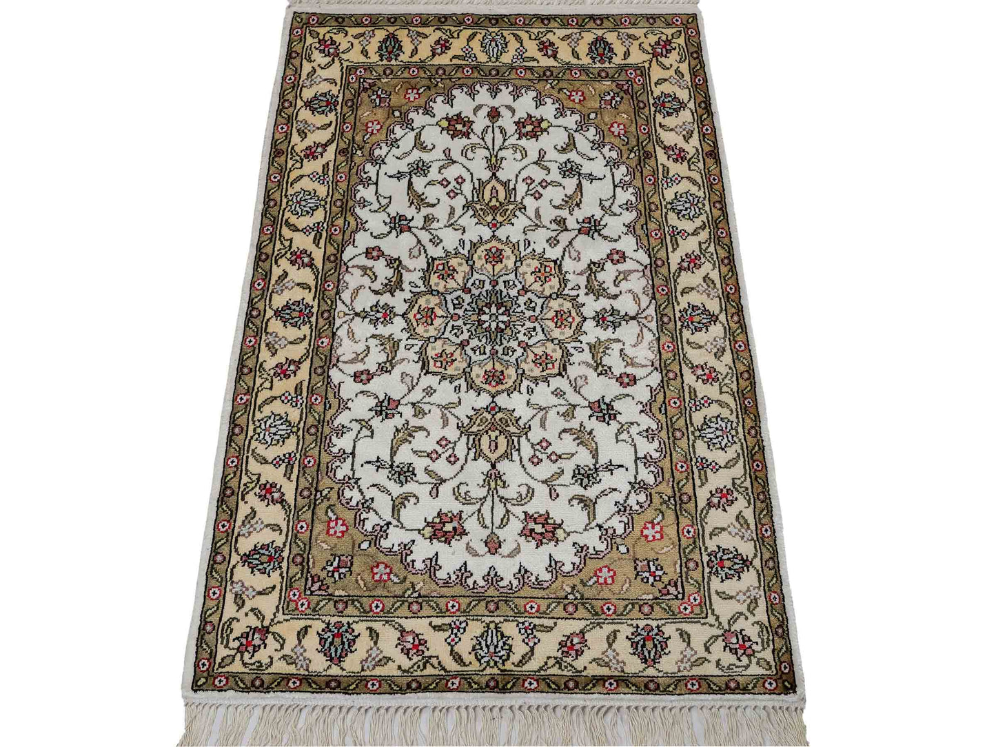 Feiner, handgeknüpfter, chinesischer Orientteppich mit Ghom Design aus Kunstseide, weiß, creme. 91x61 cm. Verkauf durch Jupiter Intl.