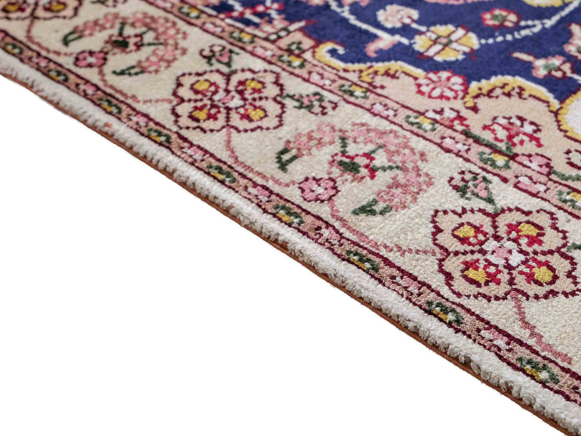 Feiner, handgeknüpfter, chinesischer Orientteppich mit Ghom Design aus Kunstseide, blau, creme, weiß. 92x60 cm. Verkauf durch Jupiter Intl.
