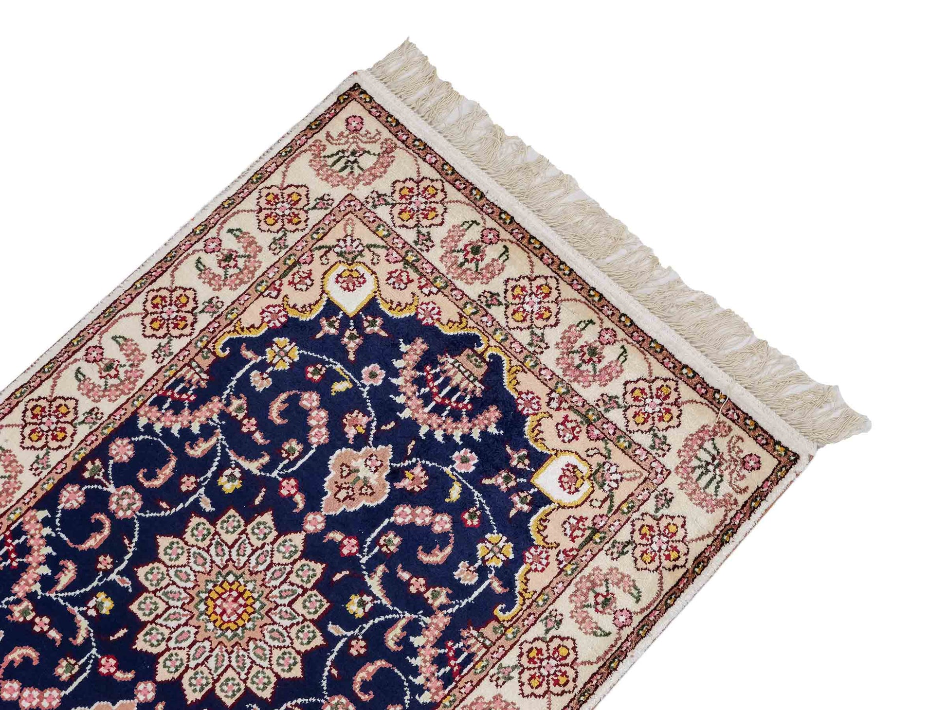 Feiner, handgeknüpfter, chinesischer Orientteppich mit Ghom Design aus Kunstseide, blau, creme, weiß. 92x60 cm. Verkauf durch Jupiter Intl.