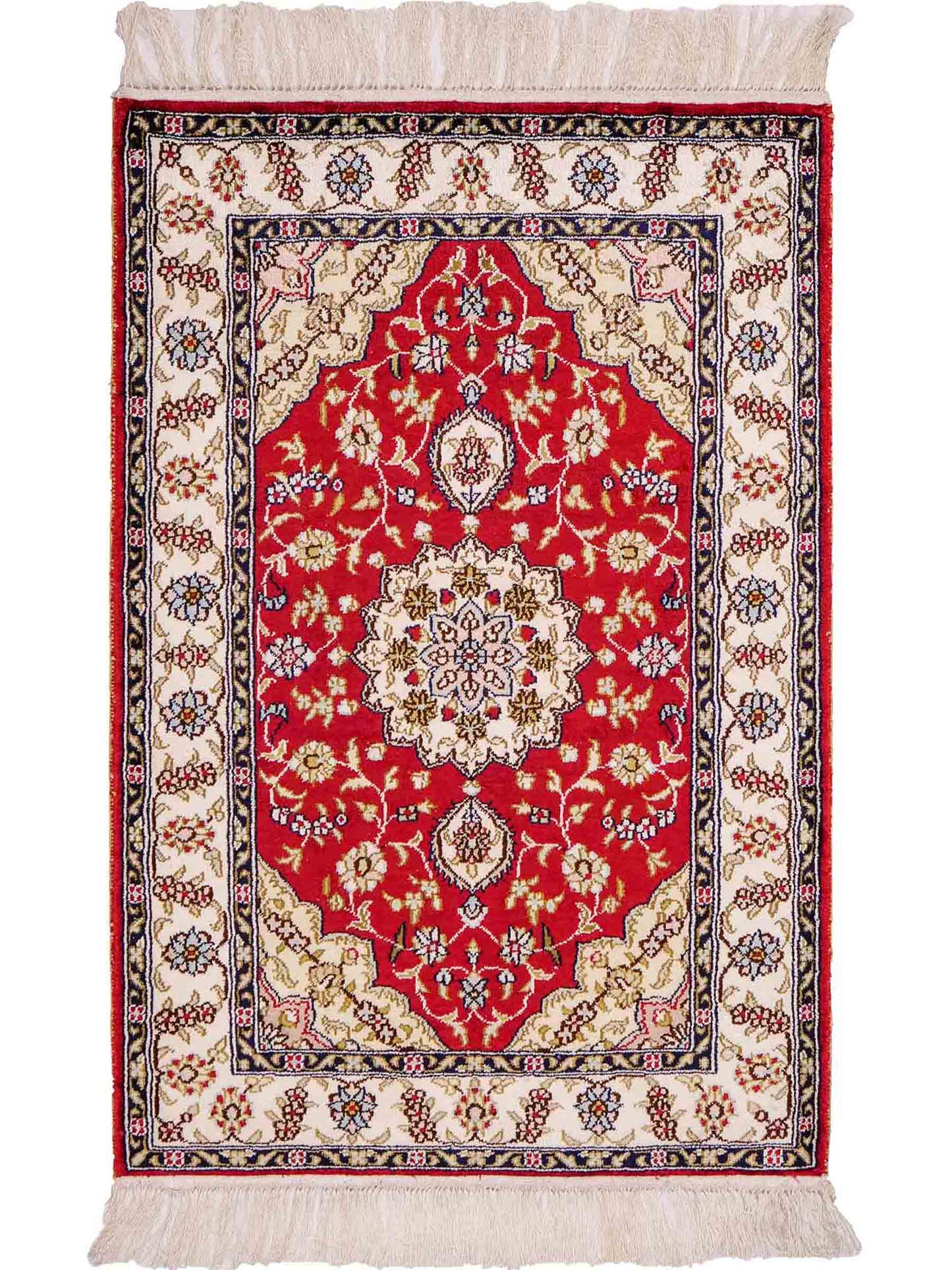 Feiner, handgeknüpfter, chinesischer Orientteppich mit Ghom Design aus Kunstseide, rot, creme, weiß. 92x60 cm. Verkauf durch Jupiter Intl.