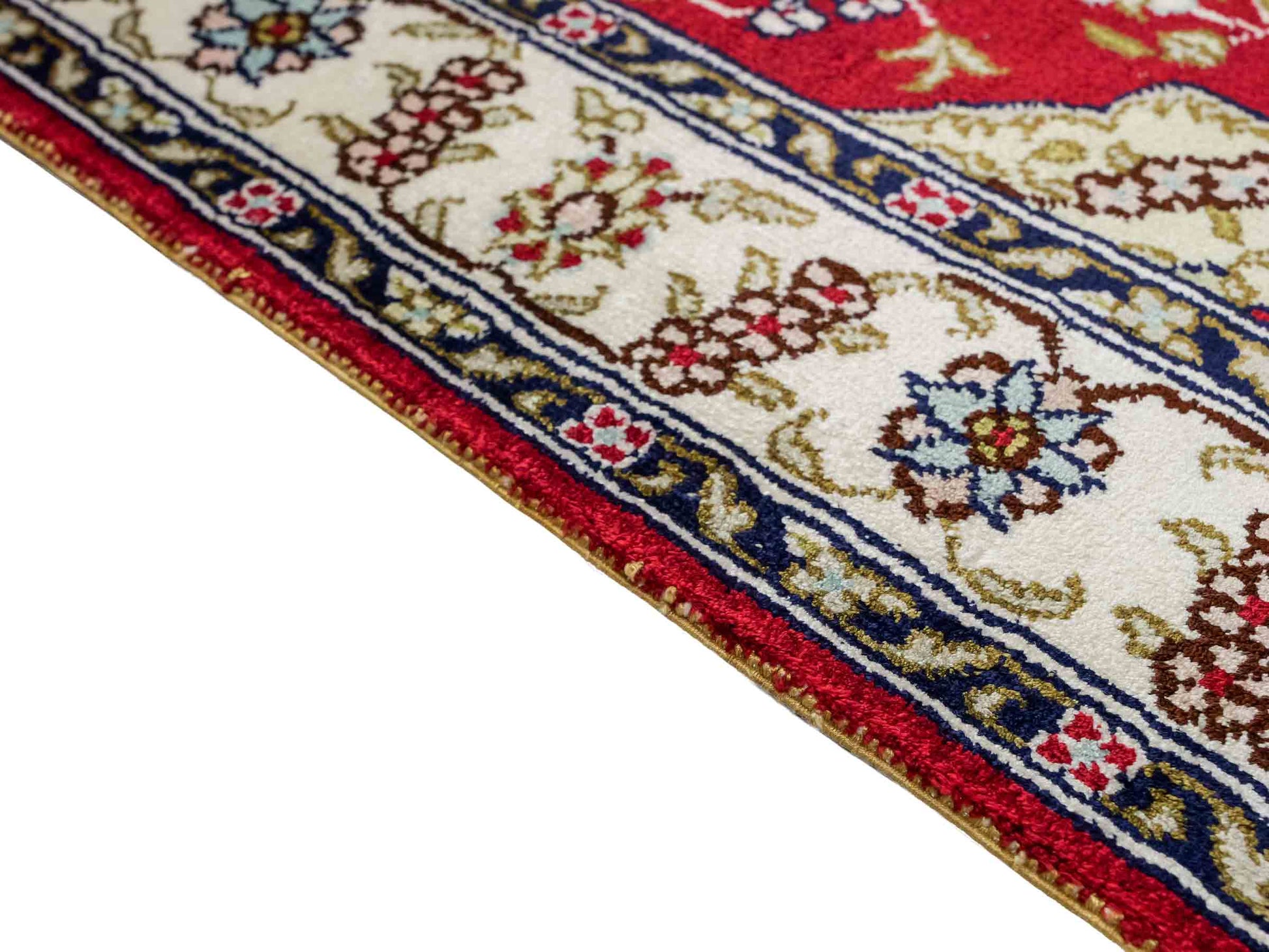 Feiner, handgeknüpfter, chinesischer Orientteppich mit Ghom Design aus Kunstseide, rot, creme, weiß. 92x60 cm. Verkauf durch Jupiter Intl.