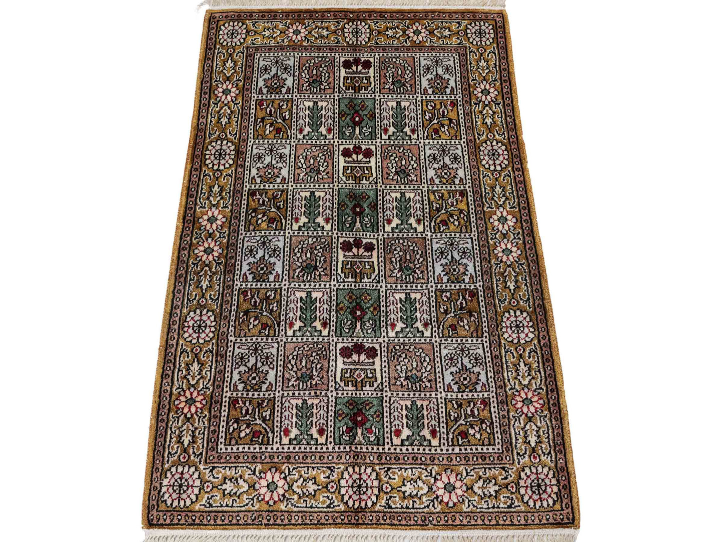 Feiner, handgeknüpfter, chinesischer Orientteppich mit Ghom Design aus Kunstseide, braun, oliv. 92x62 cm. Verkauf durch Jupiter Intl.