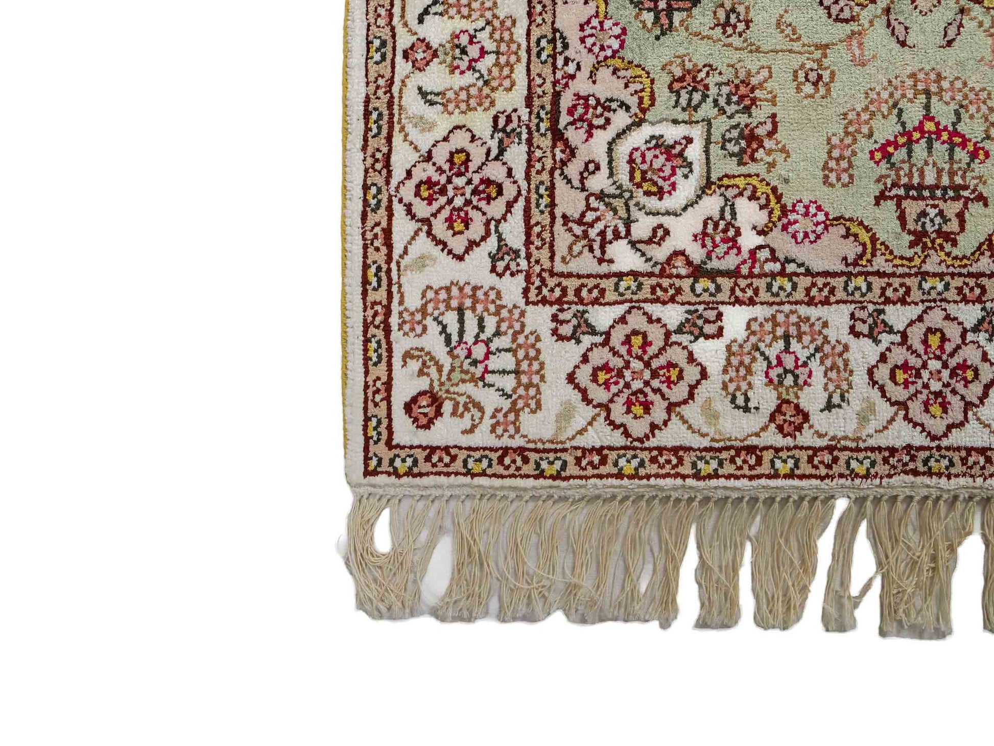 Feiner, handgeknüpfter, chinesischer Orientteppich mit Ghom Design aus Kunstseide, grün, weiß, creme. 92x63 cm. Verkauf durch Jupiter Intl.