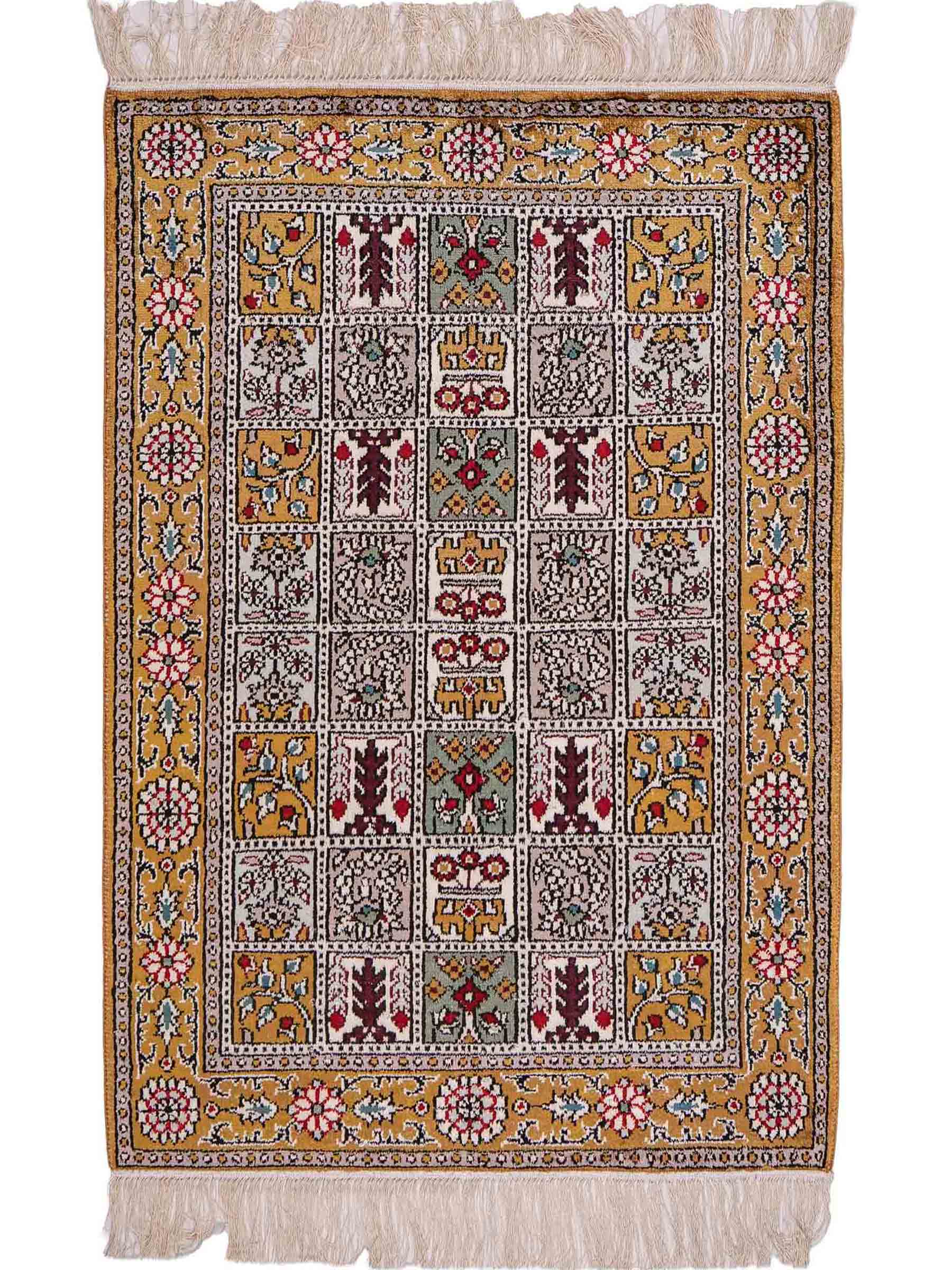 Feiner, handgeknüpfter, chinesischer Orientteppich mit Ghom Design aus Kunstseide, braun, oliv. 93x63 cm. Verkauf durch Jupiter Intl.