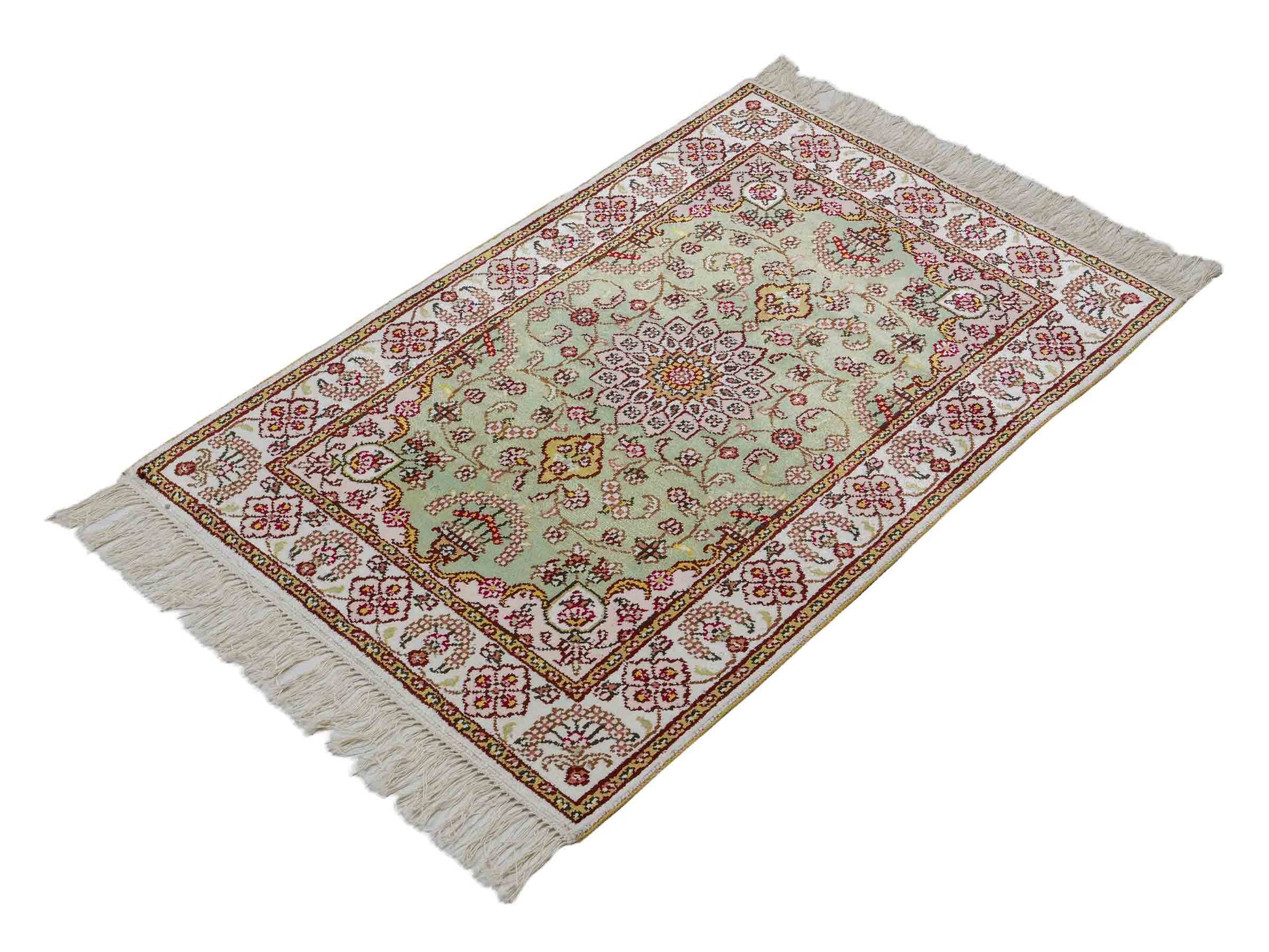 Feiner, handgeknüpfter, chinesischer Orientteppich mit Ghom Design aus Kunstseide, grün, weiß, creme. 93x63 cm. Verkauf durch Jupiter Intl.