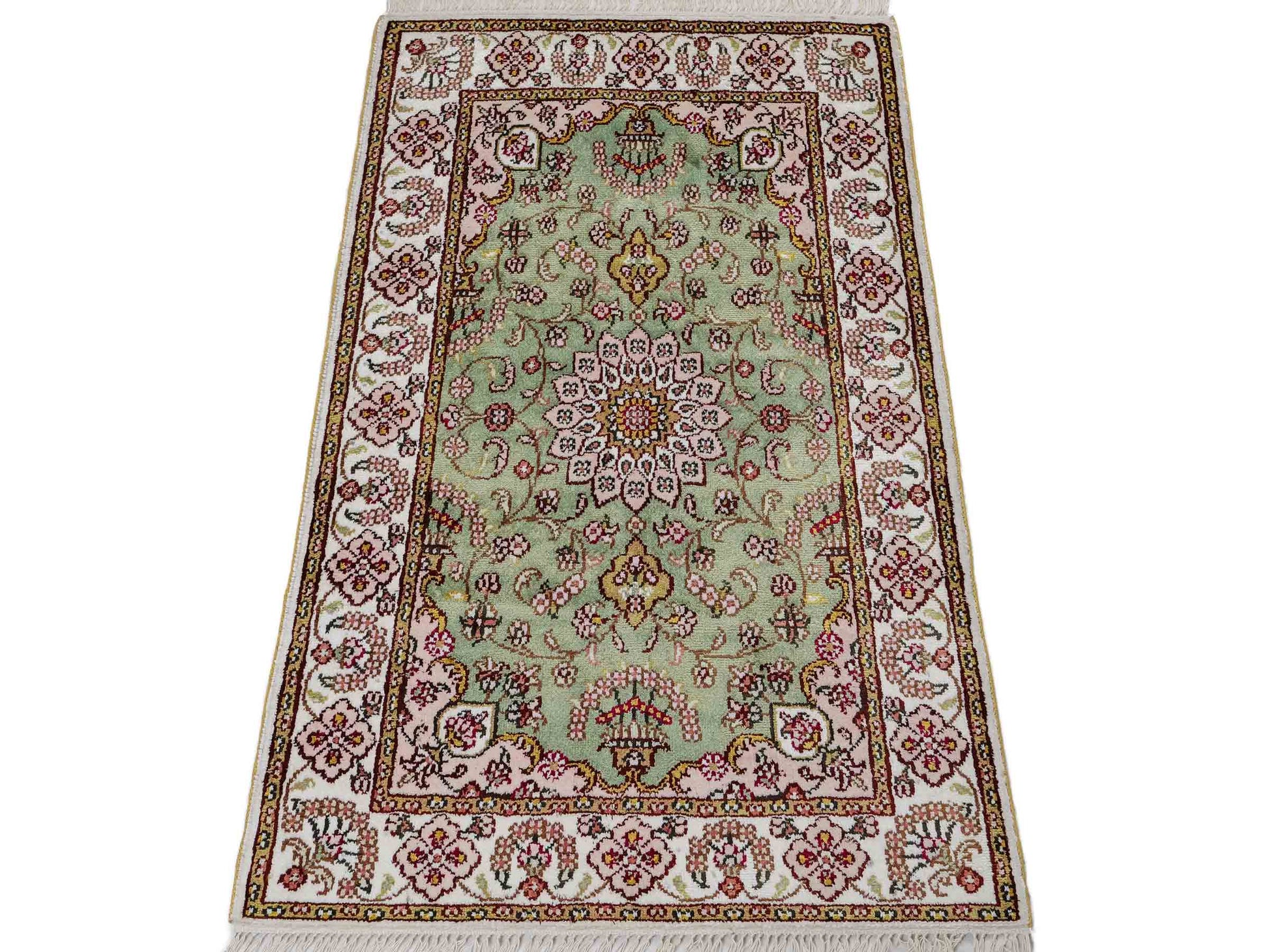 Feiner, handgeknüpfter, chinesischer Orientteppich mit Ghom Design aus Kunstseide, grün, weiß, creme. 93x63 cm. Verkauf durch Jupiter Intl.