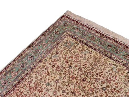 Sehr feiner, handgeknüpfter, chinesischer Hereke Orientteppich aus gesponnener Seide von Khademi, creme, weiß, blau. 190x123 cm. Verkauf durch Jupiter Intl.