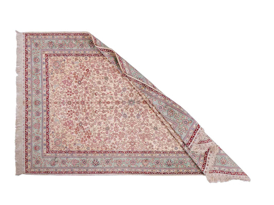 Sehr feiner, handgeknüpfter, chinesischer Hereke Orientteppich aus gesponnener Seide von Khademi, creme, weiß, blau. 190x123 cm. Verkauf durch Jupiter Intl.