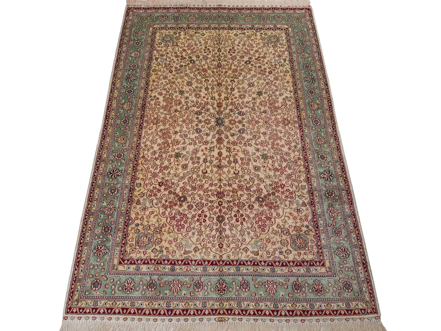 Sehr feiner, handgeknüpfter, chinesischer Hereke Orientteppich aus gesponnener Seide von Khademi, creme, weiß, blau. 190x123 cm. Verkauf durch Jupiter Intl.