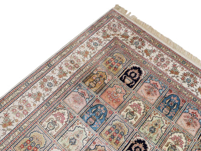 Feiner, handgeknüpfter, chinesischer Orientteppich mit Hereke Design aus Viskose, creme, weiß, multicolor. 272x184 cm. Verkauf durch Jupiter Intl.