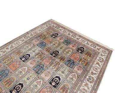 Feiner, handgeknüpfter, chinesischer Orientteppich mit Hereke Design aus Viskose, creme, weiß, multicolor. 272x184 cm. Verkauf durch Jupiter Intl.