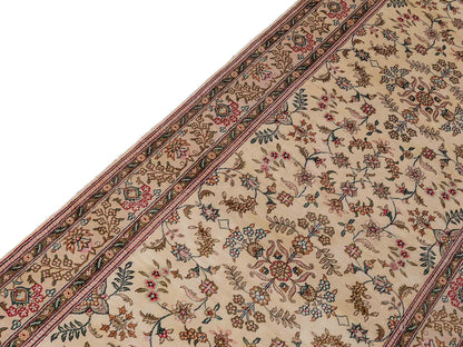 Sehr feiner, handgeknüpfter, chinesischer Hereke Orientteppich Läufer aus gesponnener Seide von Khademi, creme, weiß. 303x79 cm. Verkauf durch Jupiter Intl.